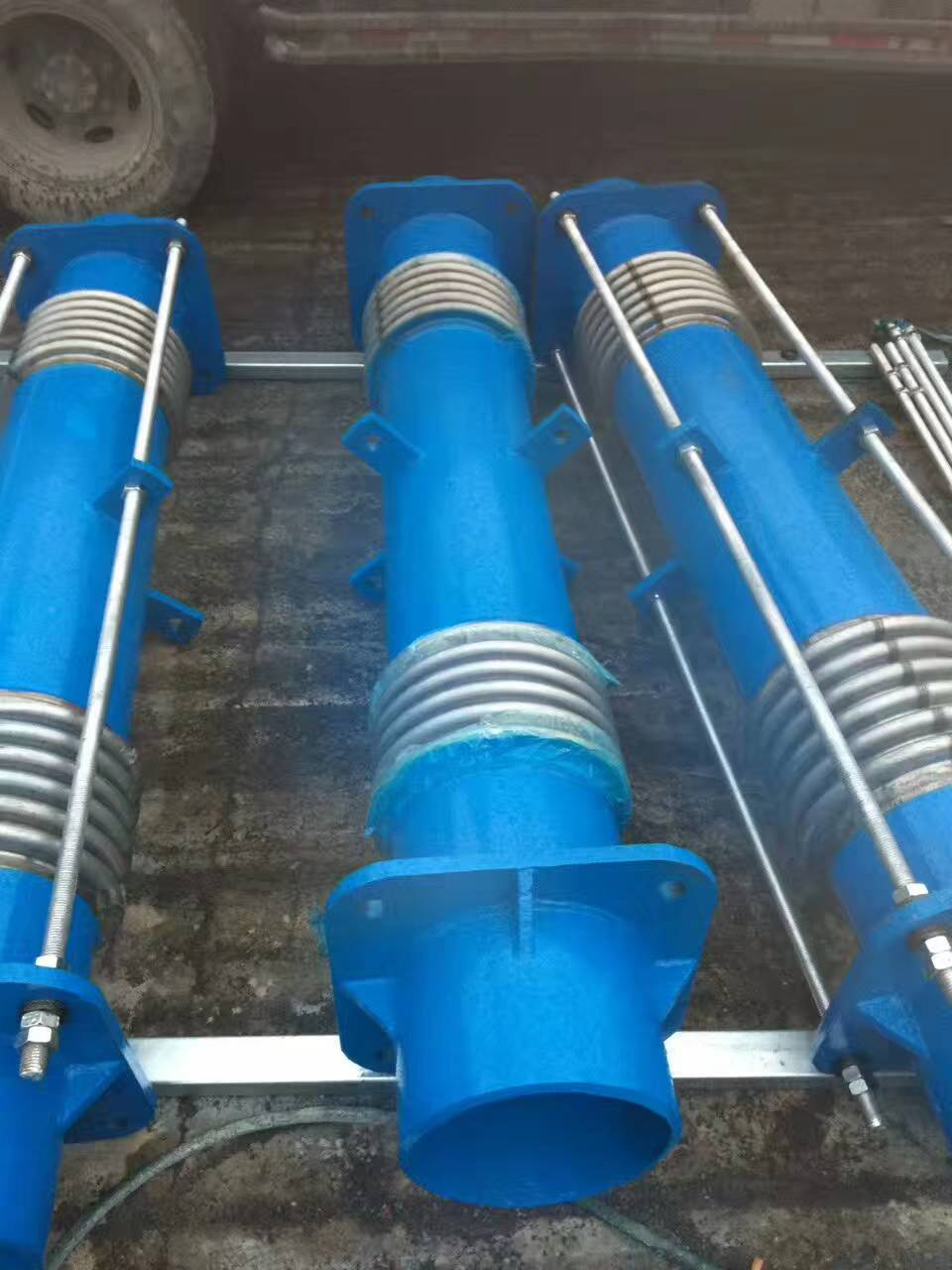 无推力套筒补偿器安装说明